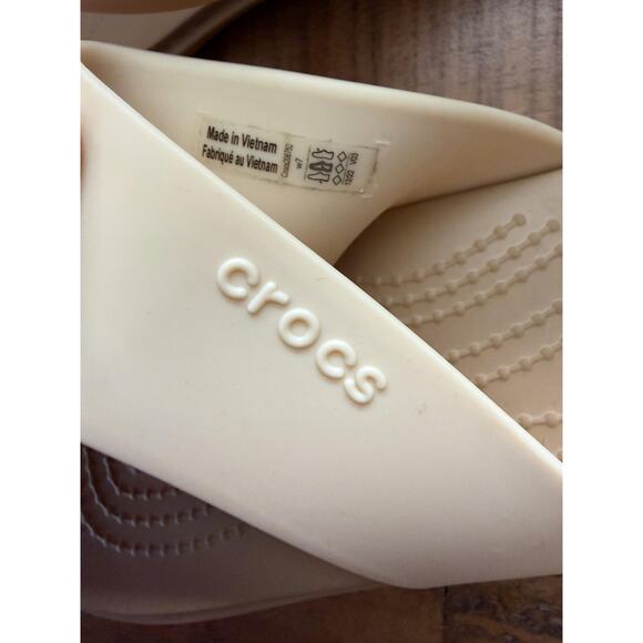 Crocs Sandals Women's Size 7 White Beige Thong Flip Flop Slide Comfort Foam - Picture 6 of 8